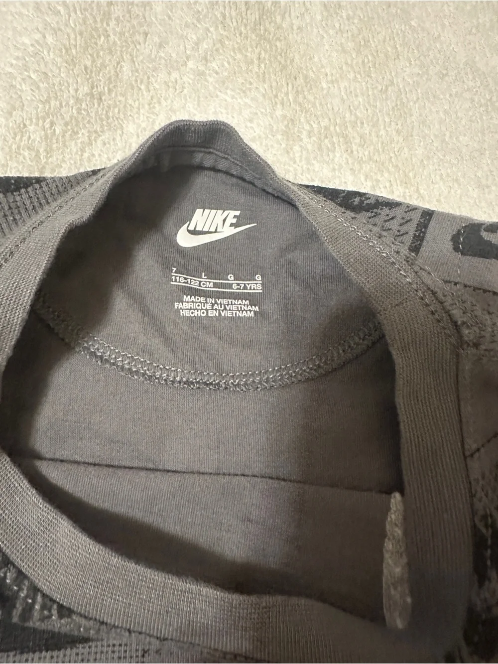 Nike boys 2 piece outfit black gray size 7 cotton polyester